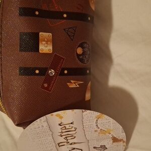 Harry Potter Wizarding World Hogwarts Express Suitcase Zip Coin Purse Pouch